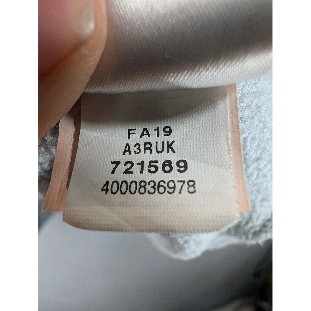 The North Face long gear closure
